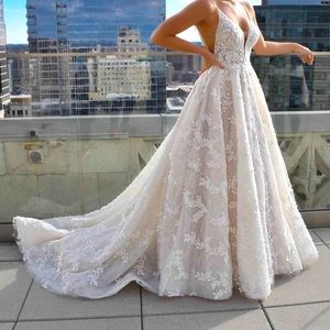 Bridal Gown (Ivory) - Martina Liana - size 4